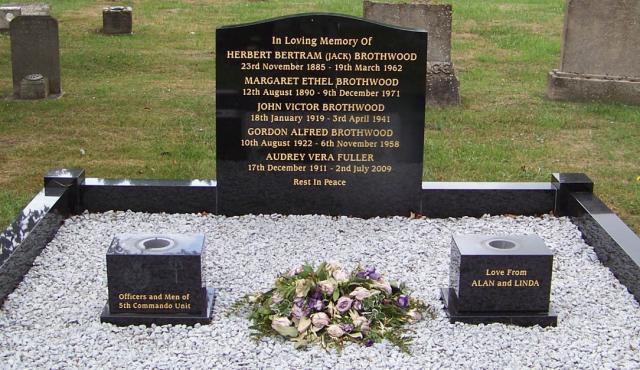 Grave of Driver John Victor Brothwood, No. 5 Commando