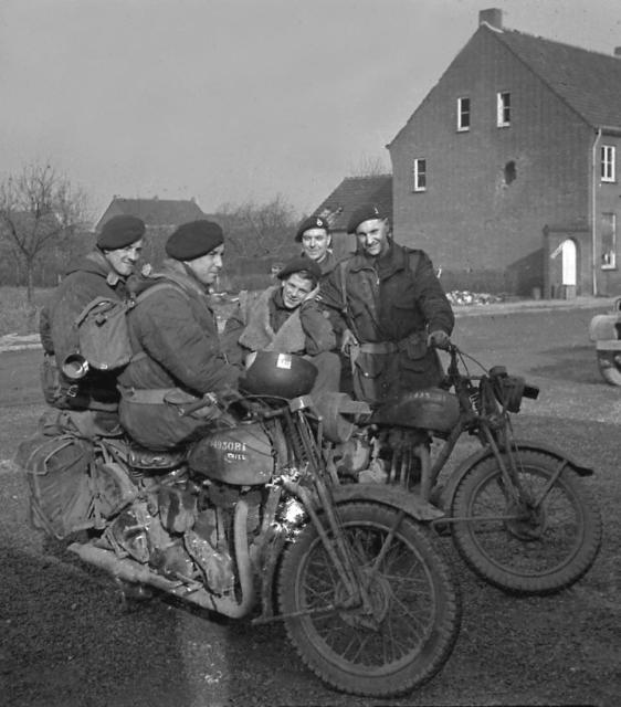 Group at Maasbracht Gemeentehuis (Town Hall), near Brachterbeek