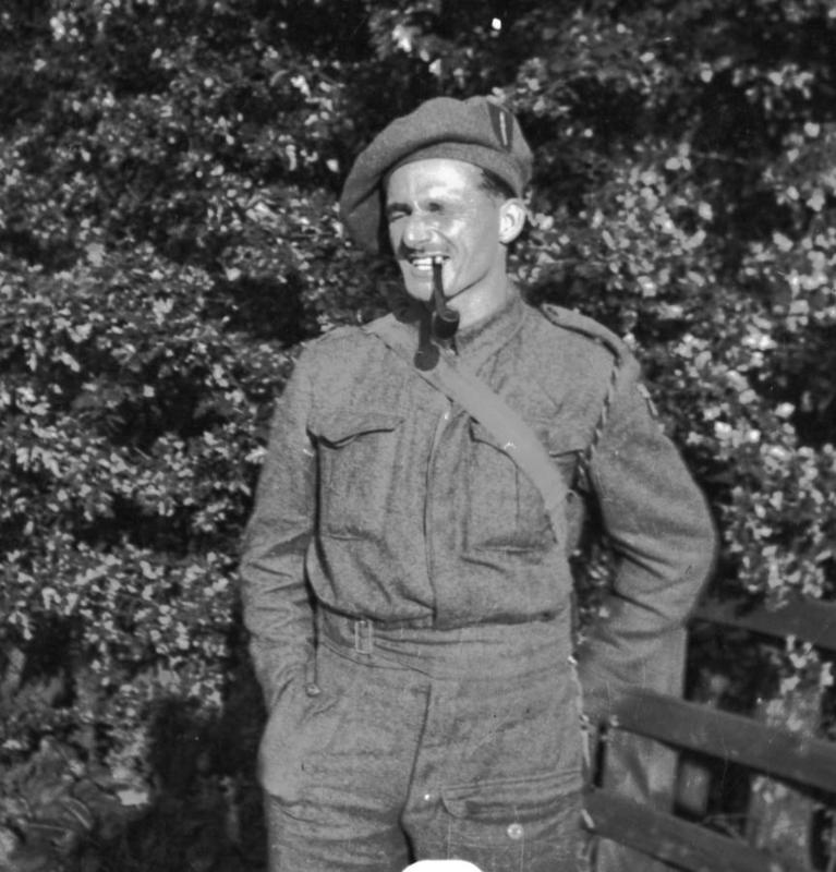 Unknown No.2 Commando curca 1941 (1)