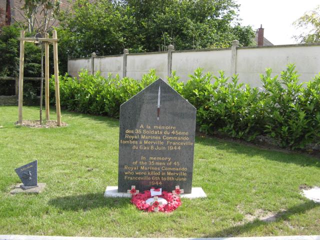 45RM Commando memorial, Avenue de La Hogue du Moulin, Merville