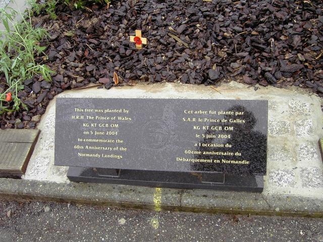 Royal Navy & Royal Marines memorial, Ouistreham Ferry Terminal (2)