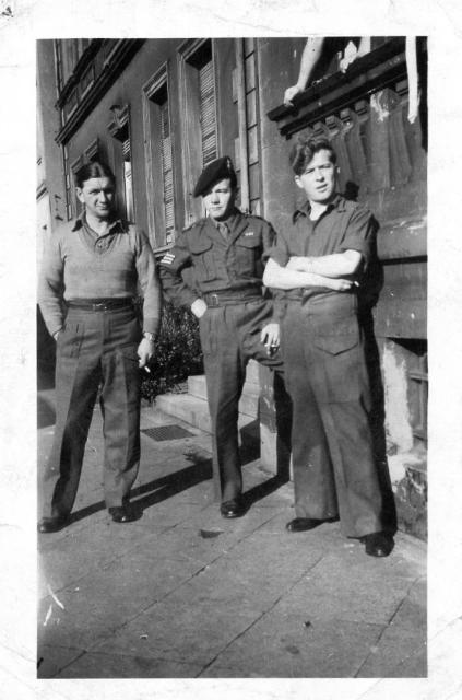 LSgt George Graham, No.4 Cdo., (middle) and u/k