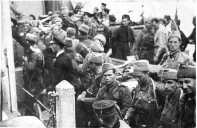 No.4 Cdo Return from Dieppe