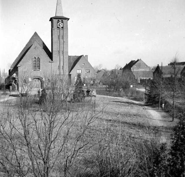 Church of the Sacred Heart of Jesus [Heilig Hart van Jezus] at Brachterbeek.