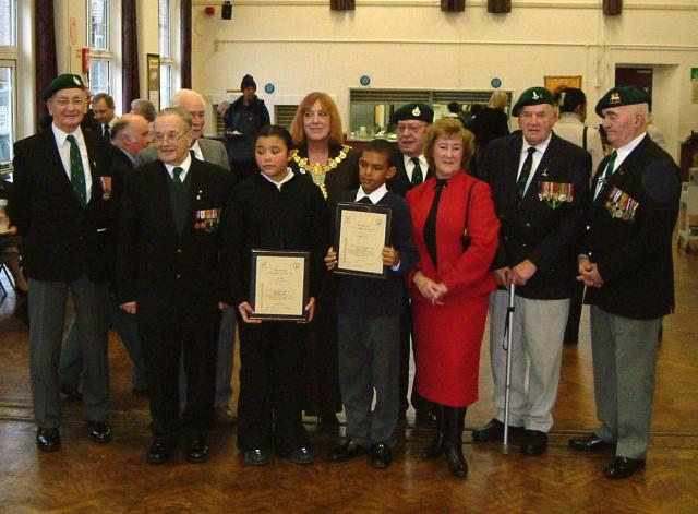 2002 Presentation to the winners of the George Knowland VC Certificates at Elmwood School