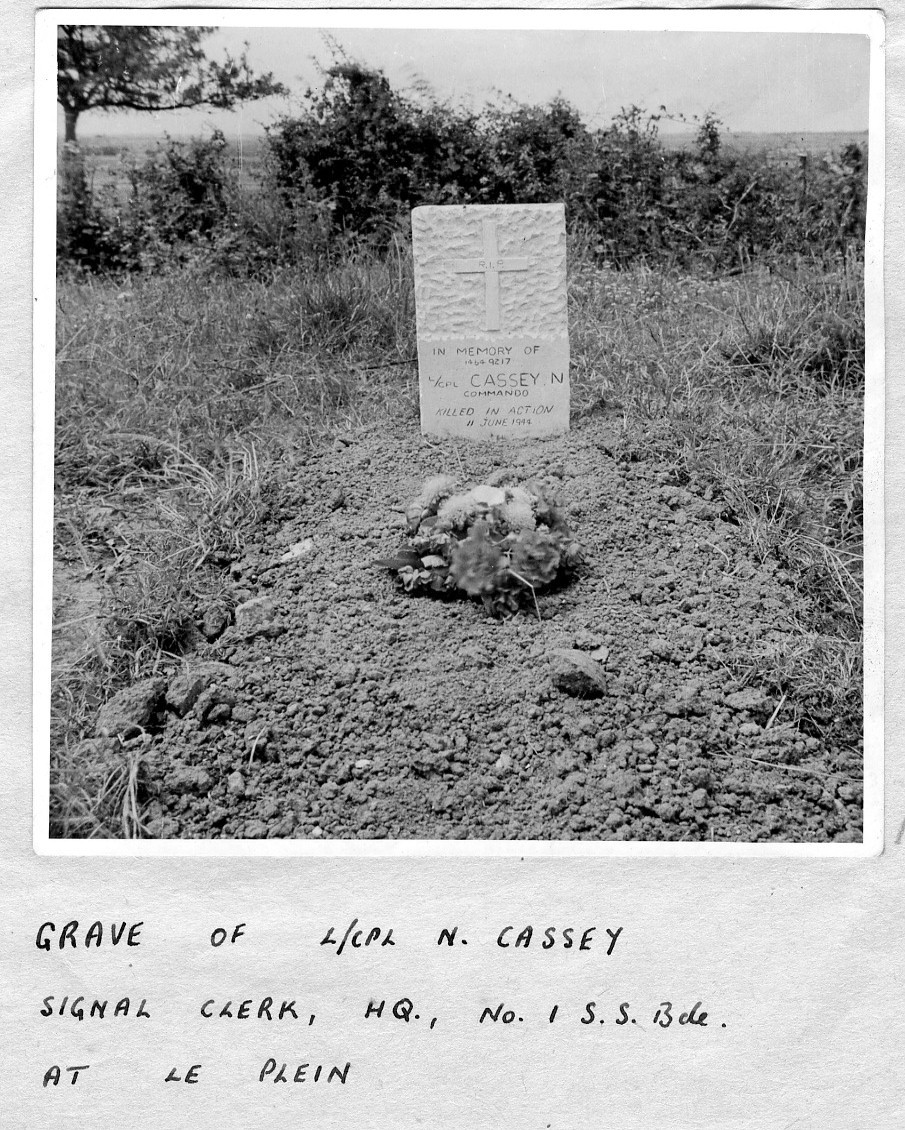 Grave at Le Plein of Lance Corporal Norman Walter Cassey, 1 Special Service Bde., HQ