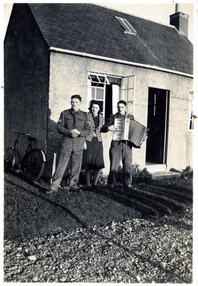 Cpl Albert Reuben 'Don' Donohue, Nancy Hyslop & Wally Reynolds, Lamlash 1940