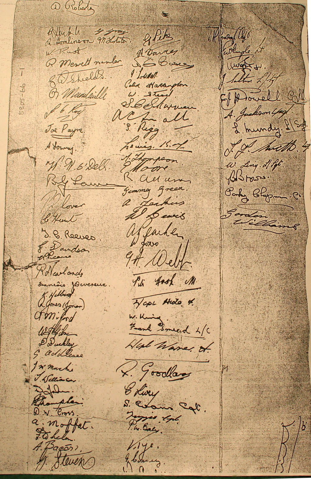Signatures on reverse of a photo of 4 troop No.1 Commando