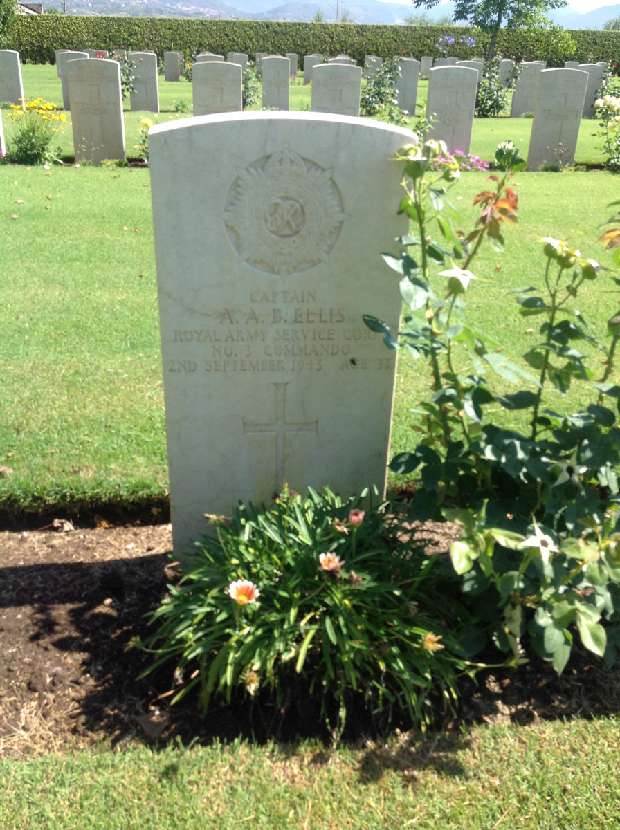 Captain Arthur Alfred Burdon Ellis, No.3 Commando, Salerno War Cemetery.