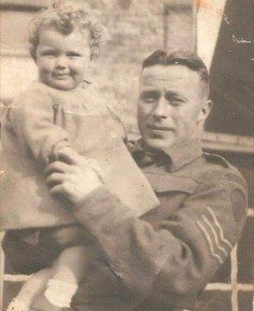 Sgt. Aubrey Moore, No.5 Commando 4 Troop, and daughter Susan
