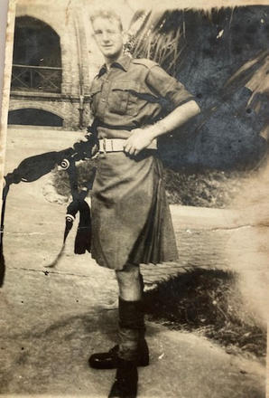 Mne. Thomas Dinnell 42RM Commando