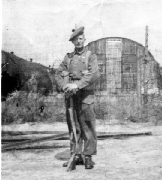 Joseph Straughan, Gordon Hldrs., and No.9 Commando