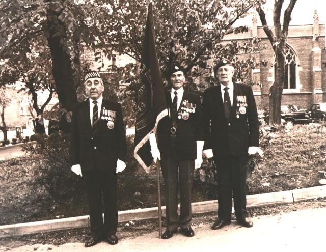 James King 45RM Cdo on the right with Normandy veterans