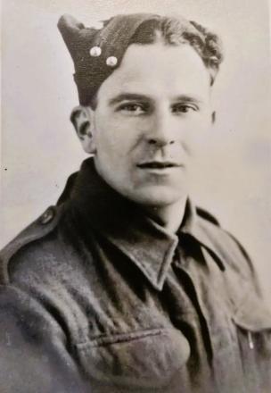 Glyn served in No.1 Commando