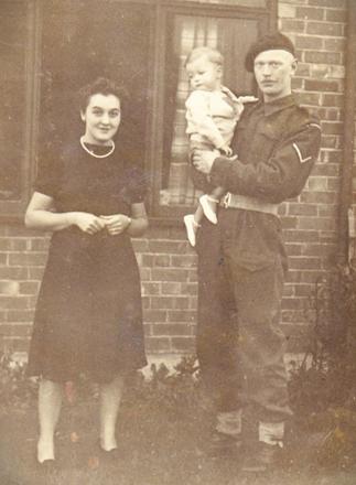 Frank Salisbury (No.6 Cdo) with his wife Pearl and son Peter