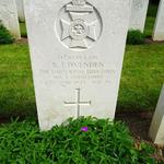 Grave of LCpl. R.J. Ovenden (No.4 Commando), Hermanville War Cemetery