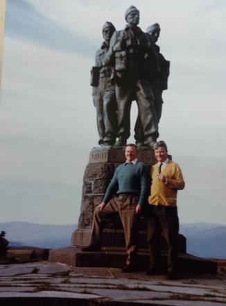 Ron Featherstone (No.10 Cdo) and George Edward Jones (Nos.3 and 10 Cdos)