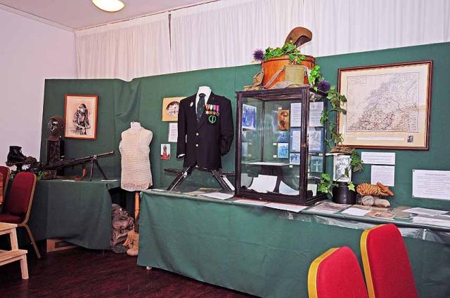 Commando Display - 6