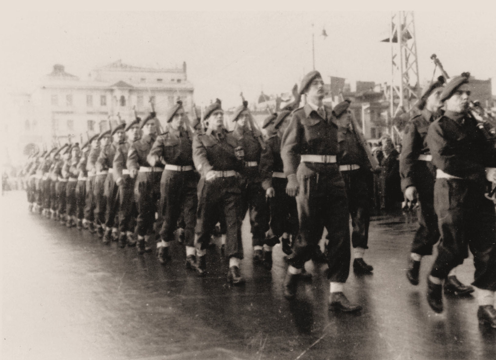 No. 9 Commando in the Athens Victory Parade - Lt Parker, RSM Quarrie, Piper Laing and others.