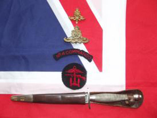 Dagger and insignia of Gunner Bill Harvey, No.4 Commando