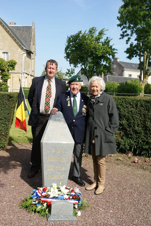 Bert Beddows and family, No. 3 Cdo memorial, Amfreville. 4 June 2013