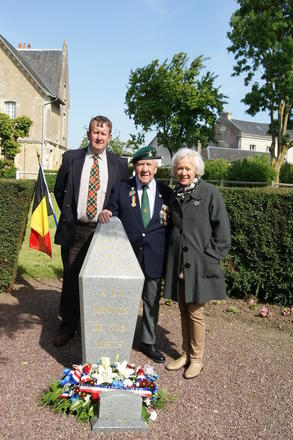 Bert Beddows and family, No. 3 Cdo memorial, Amfreville. 4 June 2013