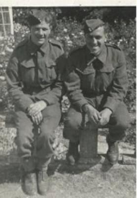 Tpr's Jack Derbyshire and Dick Pickover, No.3 Commando 5 troop.