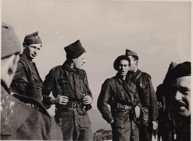 Jan van Woerden, Leo Persoon, and others, No 10(IA) Cdo 2 troop