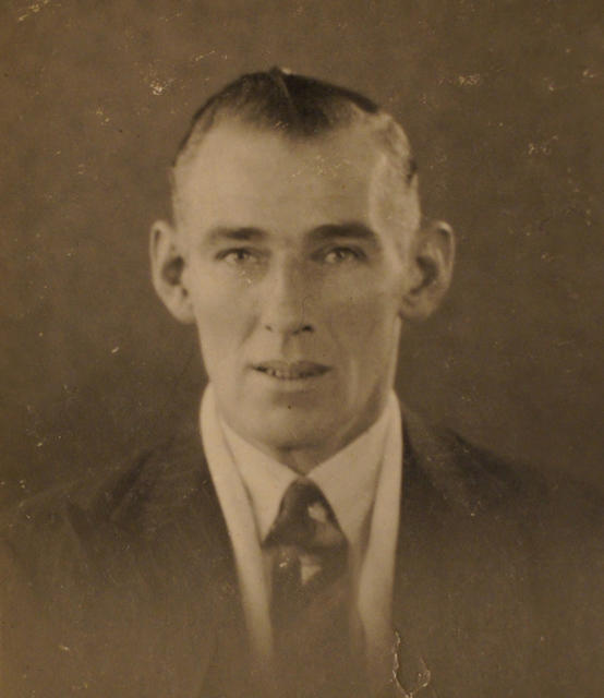 Robert McPherson Maughan No.9 Commando