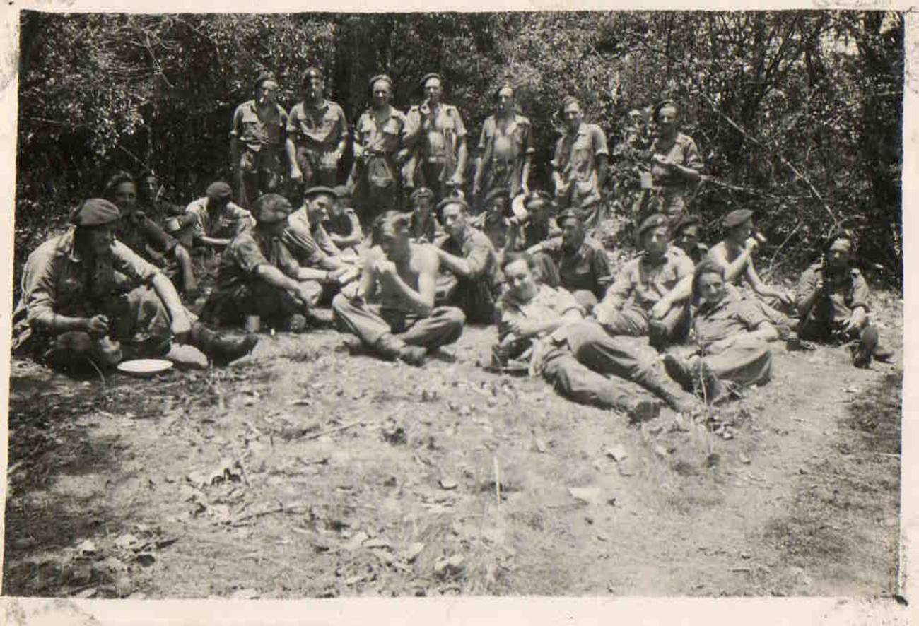 Group from No. 5 Commando (f)
