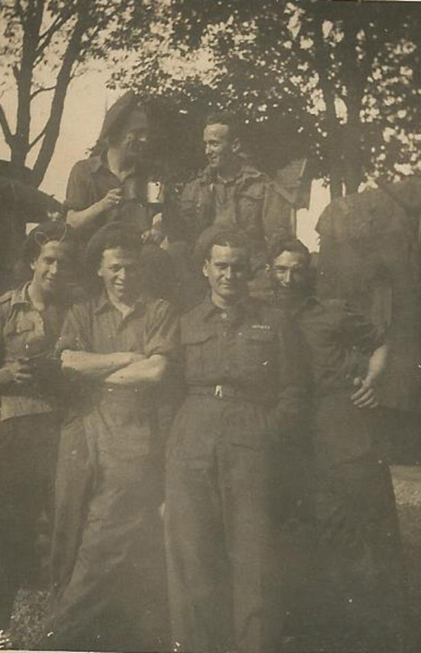 1 Bde Signallers Murdoch, Adams (rear). Crinkley, Hards, Davis, Ardiss (front)