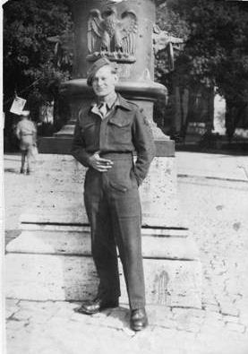 Anthony 'Toc' Wright, 2 Bde., Signals, in Rome