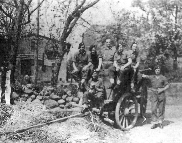 Bob Oldfield, Ivor Turner, and others from 46RM Commando Y troop