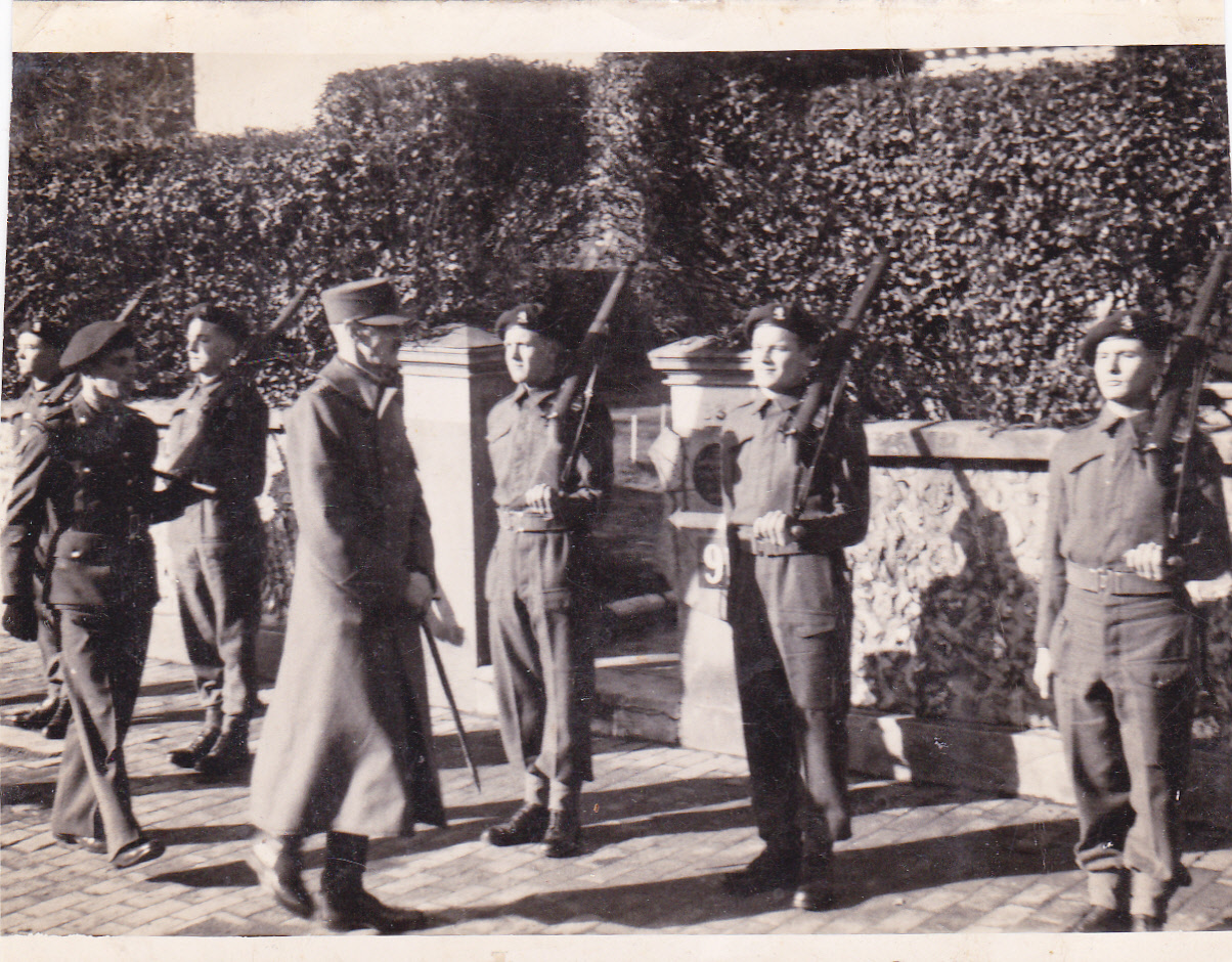 HRH King Haakon at Eastbourne Jan'45 with No 10(IA) Cdo 2 'Dutch' troop.