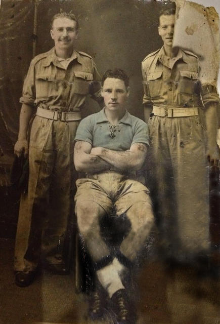 Alf 'Chirpy' Deakin aka Alf Hill, and No.5 Commando pals.