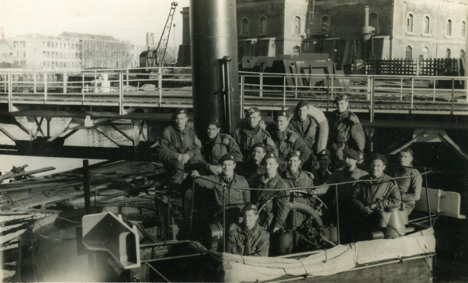 No.4 Commandos on captured ship at Flushing (2)