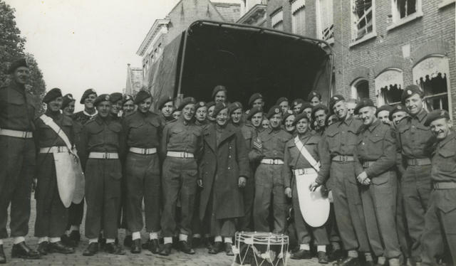 Some of No 4 Cdo with members of the CBTC Pipes and Drums who were visiting Willemstad