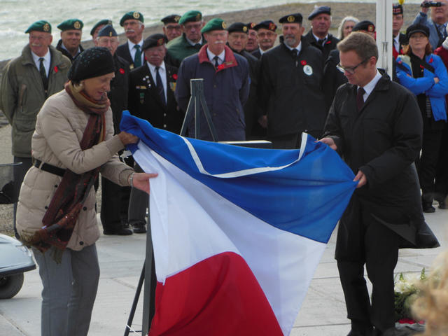 Unveiling of the Memorial to the landing of the 1st BFM led by Captain Kieffer