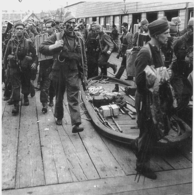 No.4 Commando 19 Aug' 42 Newhaven Docks