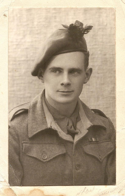 Roy Nicolle, No.5 Commando, 5 Troop, HQ Section Bren Gun.