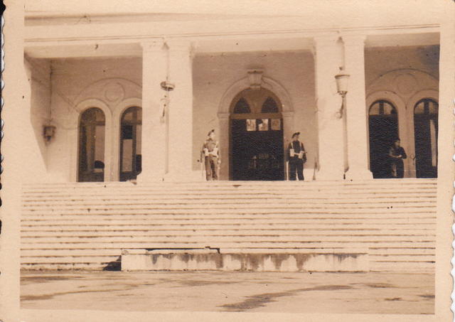 No 9 Cdo guard on their billet, Salonika, Greece, Oct/Nov 1944