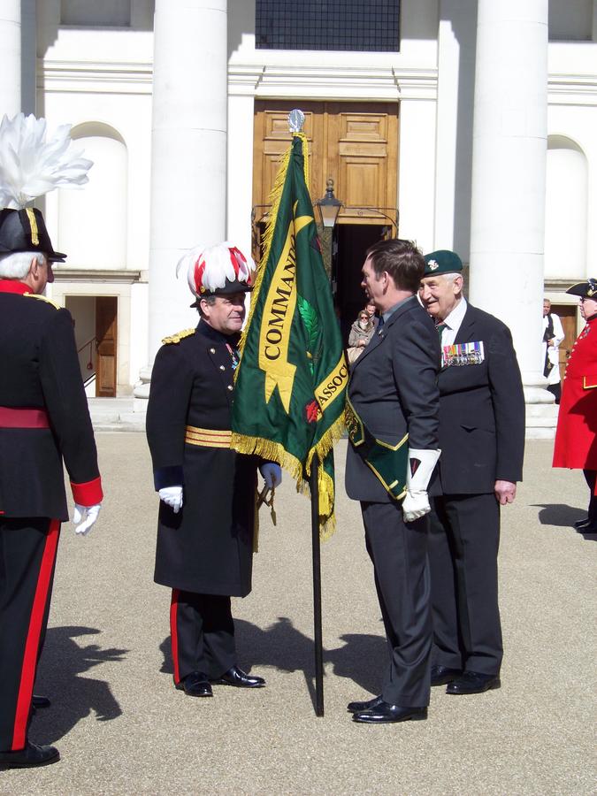 Maj Gen D McDowall meets David Davies, Standard Bearer...
