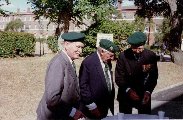 Major John 'Chips' Heron, MC, No.5 Commando and fellow Veterans.