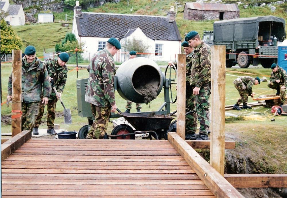 299 Tp 131 Indep Cdo Sqn RE(V) building Toscaig Bridge, Wester Ross  June 1996