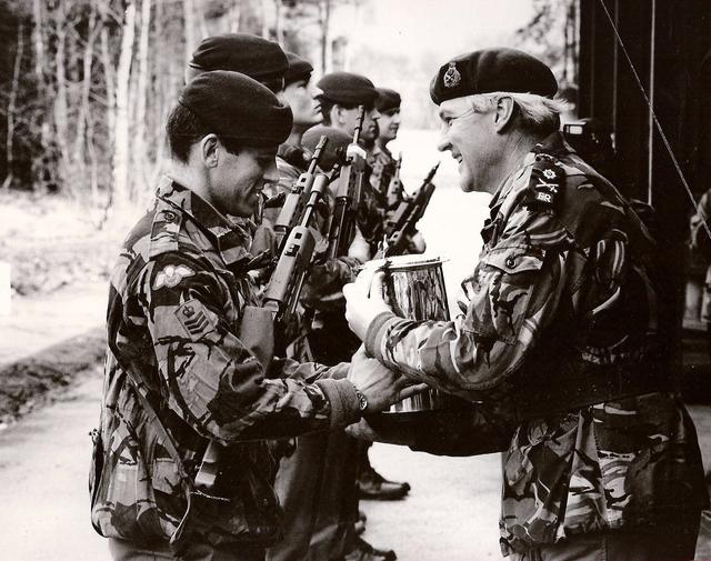 SSgt Simon Miller of 300 Tp 131 Indep Cdo Sqn RE (V) receives the Courage Trophy 1992