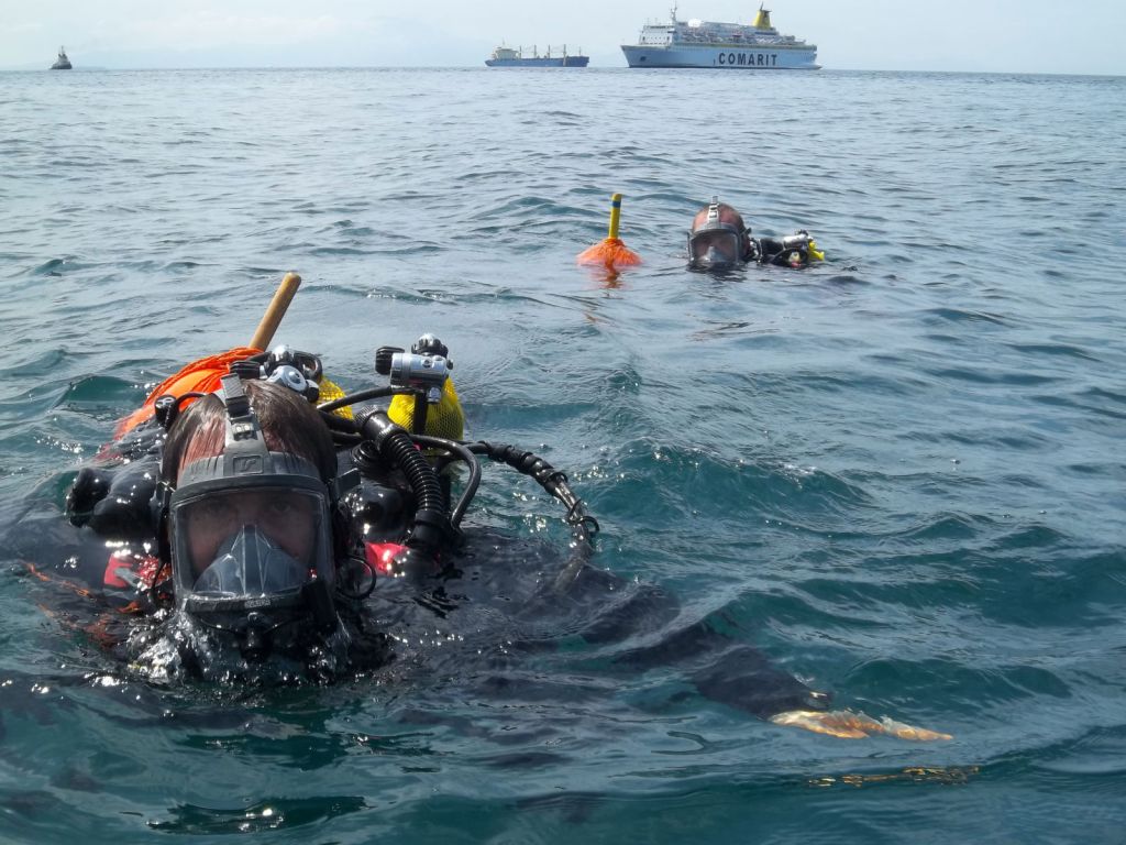 131 Commando Squadron's Dive Team working in the Straits of Gibraltar, June 2011