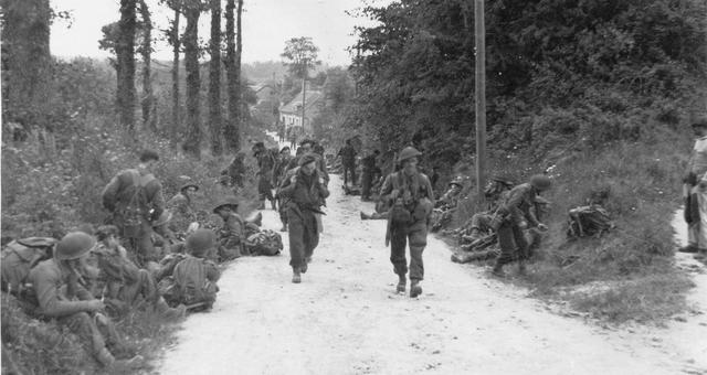 No.4 Commando moving up to join remainder of 1 Special Service Bde.
