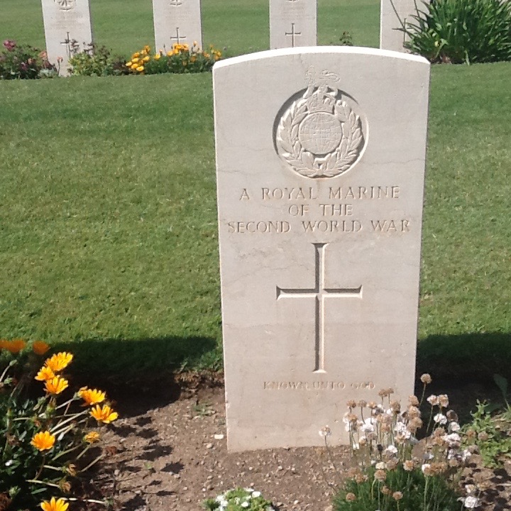 A Royal Marine Known Unto God, Salerno War Cemetery