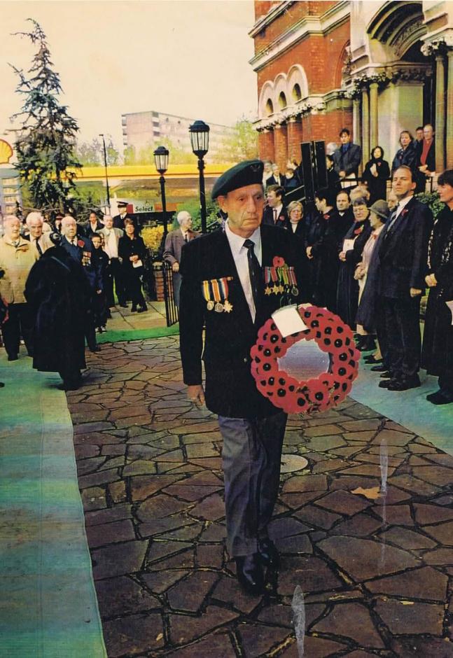 Charles Robson with No.5 Commando wreath