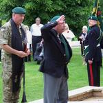 Roy Cadman, No.3 Commando, lays the Wreath